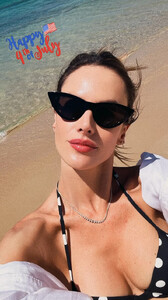 [2024.07.05] alessandraambrosio_A44EC85463B66000D73EFE44F18501A7_video_dashinit.jpg