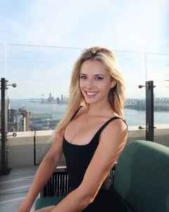 [2024.07.09] lindsaymariebrewer_449878602_2322904711385135_5659882159779668214_n.jpg
