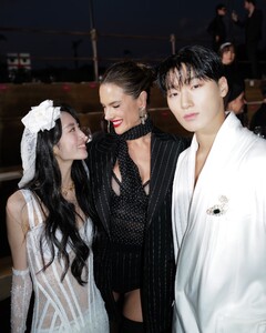 [2024.07.10] alessandraambrosio_arenyoo_450758770_3574165196134133_2510308425236309930_n.jpg