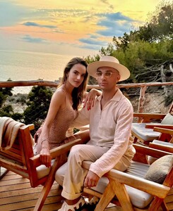 [2024.07.14] alessandraambrosio_450997165_780246074261975_6785471640142942261_n.jpg