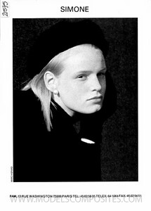 30981SimoneBowketFAM(Paris)1989.thumb.jpg.99026d2de274a7c87ada5c8a9de7c84d.jpg
