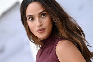 492455191_adria-arjona-7.jpg