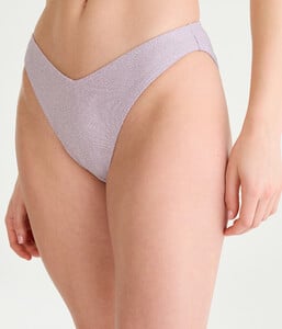 73252335_535_alt2 (1).jpg