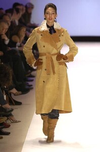 AustinScarlettAW2005RTW.thumb.jpg.2c968877936df7c48d33260b4c911356.jpg