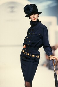 Chanel_SS1989_Aly_Dunne_07.jpg