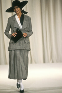 Chanel_SS1989_HC_Carol_Wilson_01.jpg