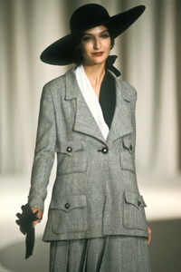 Chanel_SS1989_HC_Carol_Wilson_02.jpg