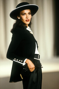Chanel_SS1989_HC_Dalma_Callado_02.jpg