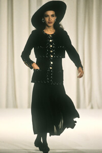 Chanel_SS1989_HC_Dalma_Callado_04.jpg