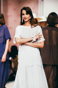 Chantal_Thomass_SS1989_Suzanne_04.thumb.jpg.728bb993373aa537dc445b7b6c4362e5.jpg