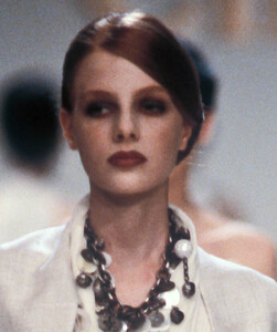 Chloe1989WomenRTW26.jpg.65c3a6398fe10042eef7b97733a6b5cd.jpg