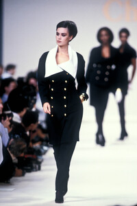 Chloe1989WomenRTW7.thumb.jpg.38a0219e8f445154e07736adec7b1a5d.jpg