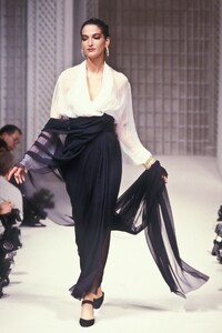 Christian Dior SS 1989 Haute Couture 096.jpg