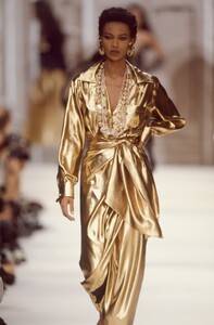 Christian_Dior_SS1989_Amalia.thumb.jpg.30c32cf966d5bdc6ac2a2999808e2bd2.jpg