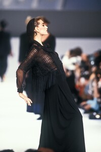 Claude Montana 1989 Women RTW 22.jpg