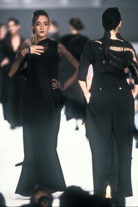 Claude Montana 1989 Women RTW 29.jpg