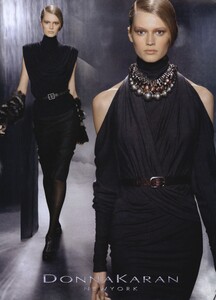 Donna_Karan_Fall_Winter_2009_10_02.thumb.jpeg.ffe3aa588324b5c3159c40c61174047a.jpeg