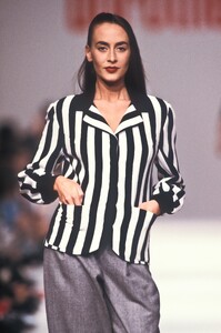 DorotheeBisSS1989CynthiaAnthonio01.thumb.jpg.4b4dae52164ae283255d213d41b2fb84.jpg