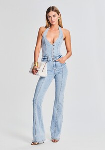 Ecommerce_Crop-230621_ECOM_SET2_SHOT_06_0827.jpg