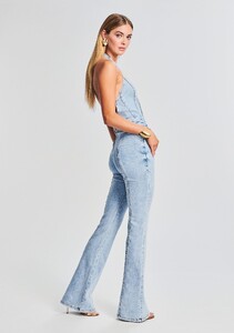 Ecommerce_Crop-230621_ECOM_SET2_SHOT_06_0885.jpg