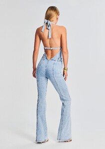 Ecommerce_Crop-230621_ECOM_SET2_SHOT_06_0905.jpg
