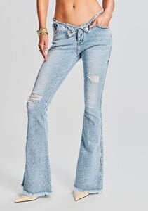 Ecommerce_Crop-230621_ECOM_SET2_SHOT_11_1401.jpg