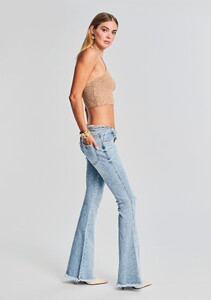 Ecommerce_Crop-230621_ECOM_SET2_SHOT_11_1412.jpg