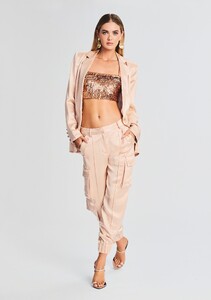 Ecommerce_Crop-230621_ECOM_SET2_SHOT_56_6659.jpg
