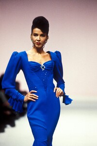 Emanuel Ungaro 1989 Haute Couture 80.jpg