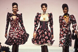 Emanuel Ungaro HC SS 1989 Claire Atkinson 06.jpg