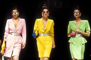 EmanuelUngaroSS1989CarolWilson01.thumb.jpg.46f8b4bab9c0a38de8943442830c1a4a.jpg