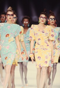 Emanuel Ungaro SS 1989 Daniela Azzone 10.jpg
