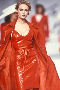 EnricoCoveri1989WomenRTW21.thumb.jpg.12a274ee65fad23f93d4a50b73cf422a.jpg