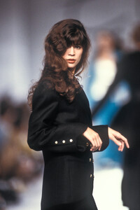 EnricoCoveri1989WomenRTW34.thumb.jpg.81550e0b206a0ca0eceffe88de5e9301.jpg