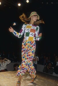 EnricoCoveriSS1989RobertaChirko01.thumb.jpg.bb3c2f122fb219a665be9d9a31f84f35.jpg