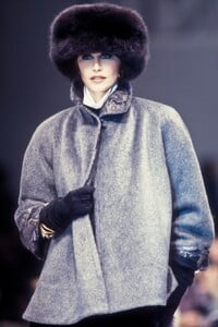 GianfrancoFerre1990WomenRTW75.thumb.jpg.bad127308a50aa2488915ea8b0bf1d50.jpg