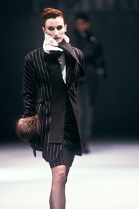 GianfrancoFerreFW1987014.thumb.jpg.ba32238dd43b67283ab93b106301f2b2.jpg