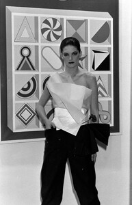 Gianfranco_Ferre_FW1982_Advanced_44.jpg