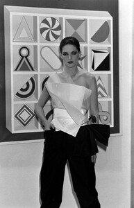 Gianfranco_Ferre_FW1982_Advanced_45.jpg