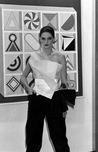 Gianfranco_Ferre_FW1982_Advanced_46.jpg