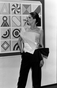 Gianfranco_Ferre_FW1982_Advanced_47.jpg