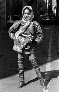Gianfranco_Ferre_FW1982_Advanced_64.jpg