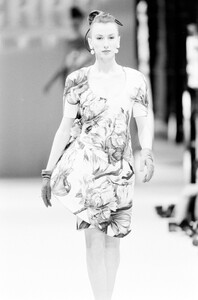 Gianfranco_Ferre_SS1988_HC_Martine_03.jpg