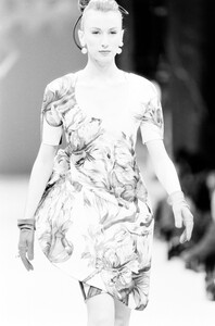 Gianfranco_Ferre_SS1988_HC_Martine_04.jpg