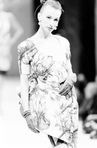 Gianfranco_Ferre_SS1988_HC_Martine_05.jpg