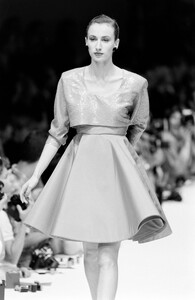 Gianfranco_Ferre_SS1988_Martine_05.thumb.jpg.18b030d7c77661fa539f3ba35c09784f.jpg