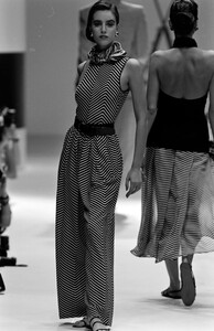 Gianfranco_Ferre_SS1989_02.jpg