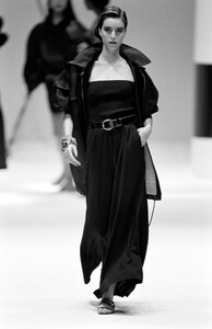 Gianfranco_Ferre_SS1989_06.jpg