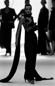 Gianfranco_Ferre_SS1989_Adelia_07.jpg