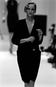 Gianfranco_Ferre_SS1989_Alda_02.jpg
